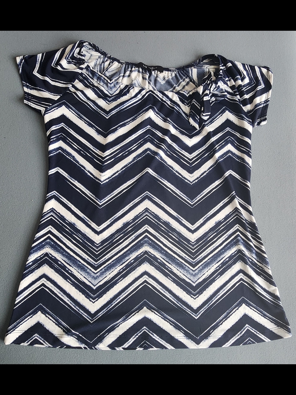 Liz McCoy Chevron Blouse Small Navy White Tie Neck